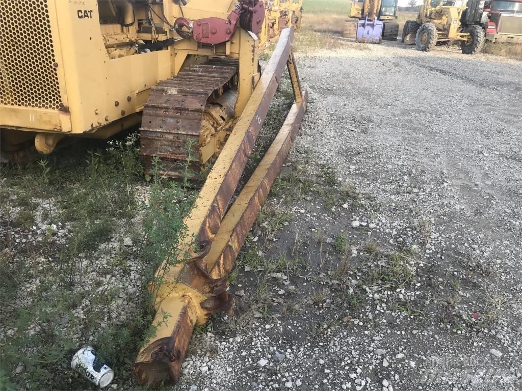 CAT 561 D Csőfektető dózerek