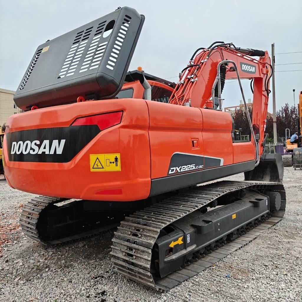 Doosan DX225LC-9C Lánctalpas kotrók