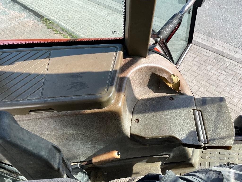 New Holland M 160 Traktorok