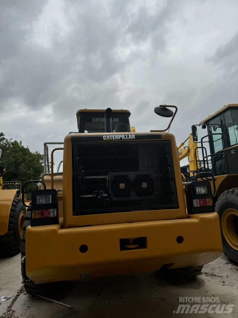 CAT 966 H Gumikerekes homlokrakodók