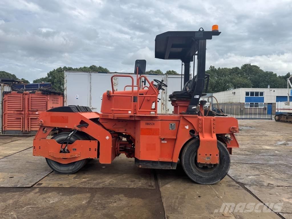 Sakai GW 750-2 Pneumatikus kerekes hengerek