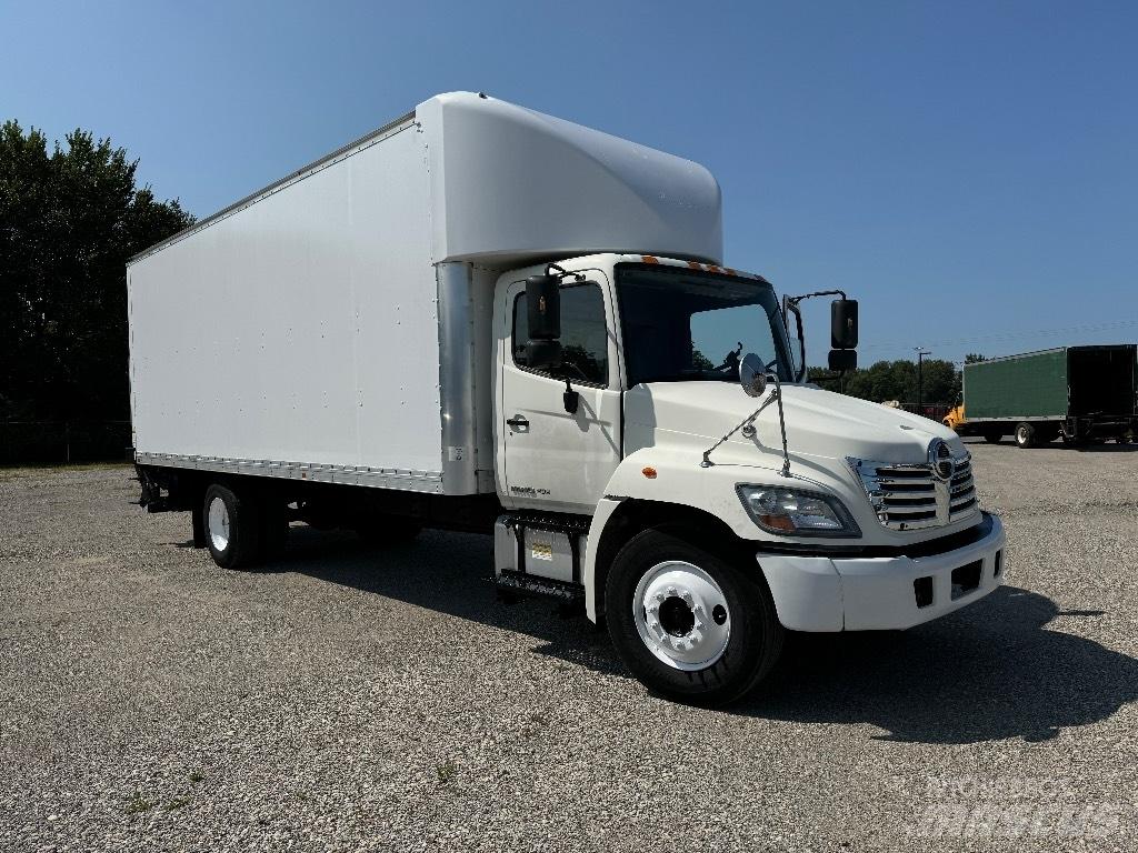Hino 238 Dobozos teherautók