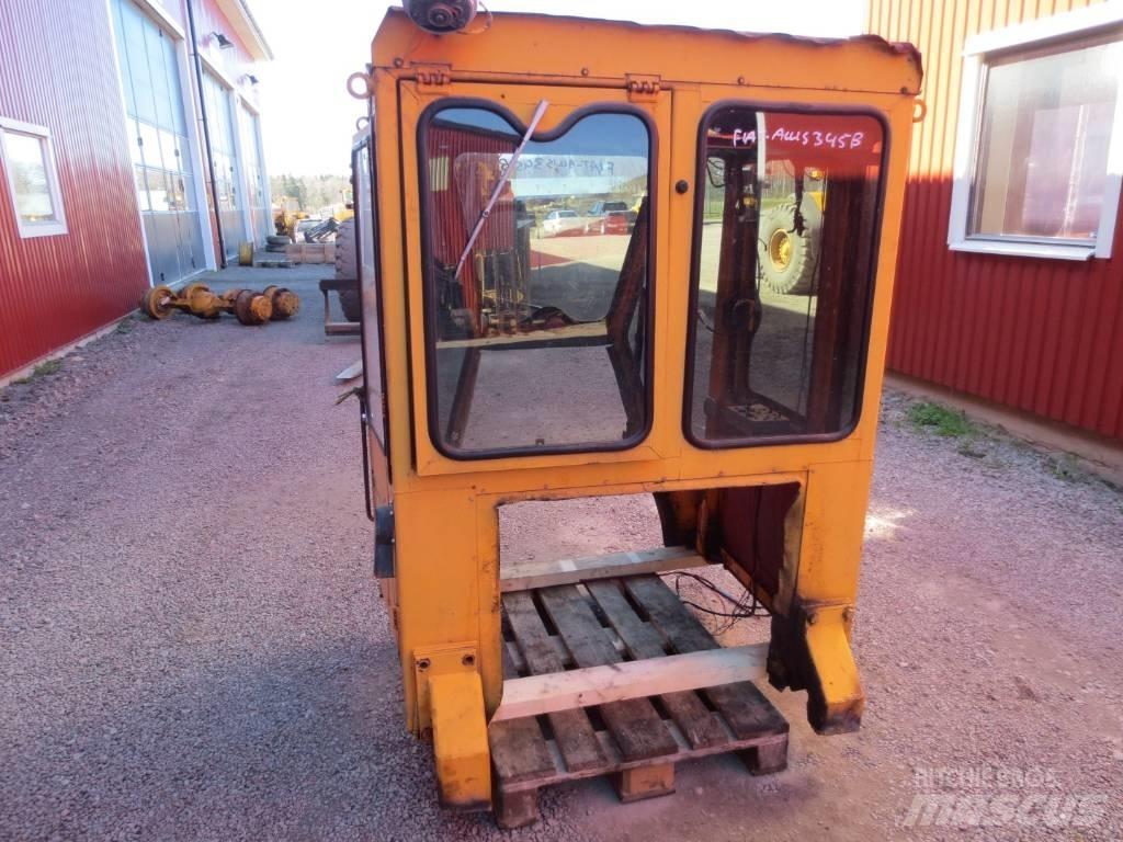 Fiat-Allis 345B Vezetőfülke és belső tartozékok