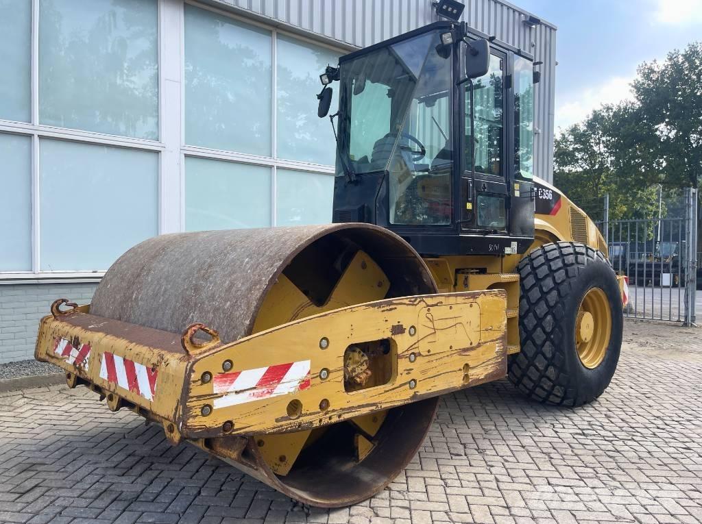 CAT CS 56       2010 Egydobos hengerek