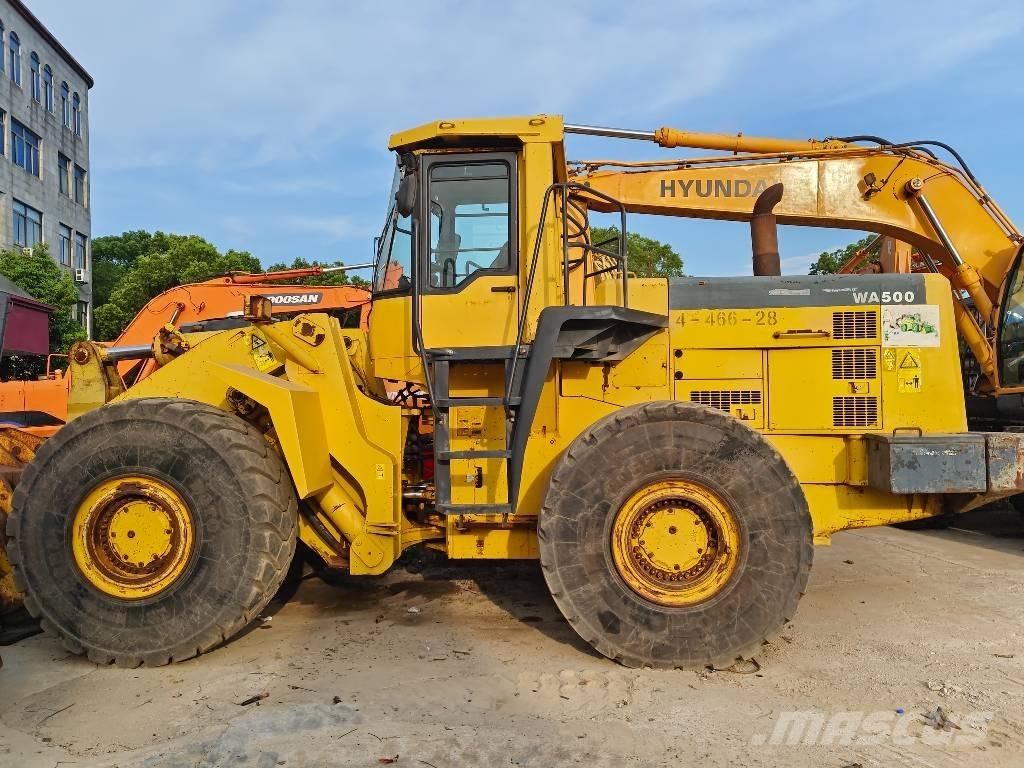 Komatsu WA 500 Gumikerekes homlokrakodók