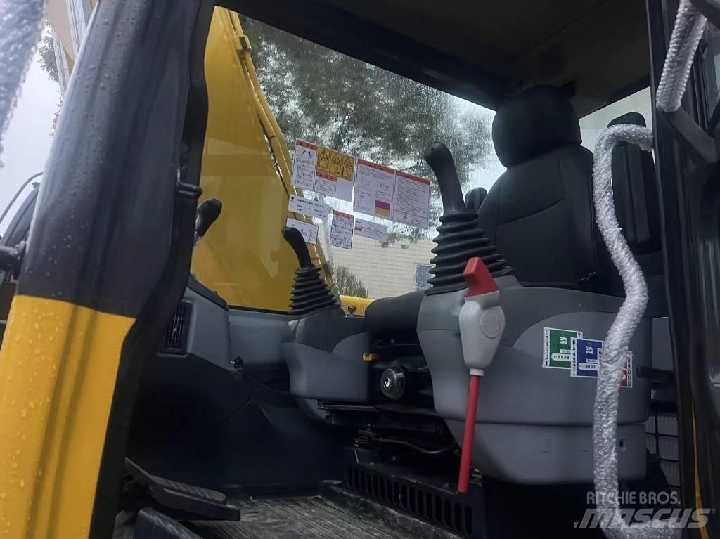 Komatsu PC 130 Közepes (midi) kotrók 7 t - 12 t