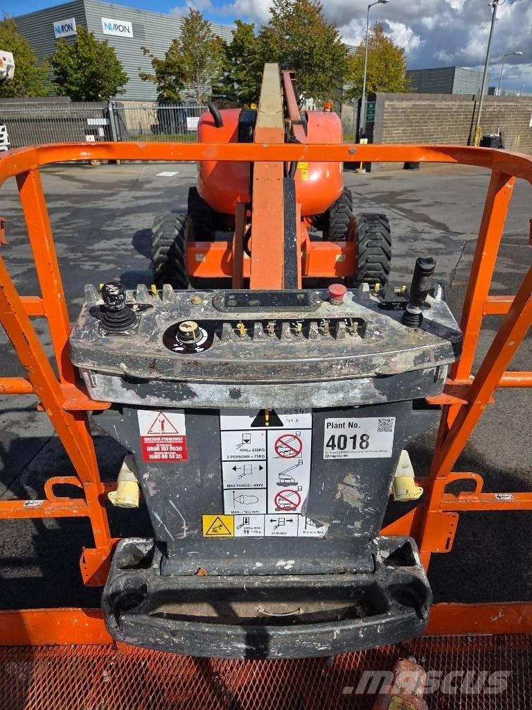JLG 600 AJ Karos emelők