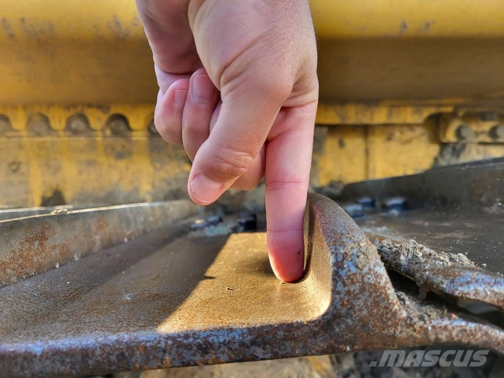 Komatsu D61PXi-24 lánctalpas dózerek