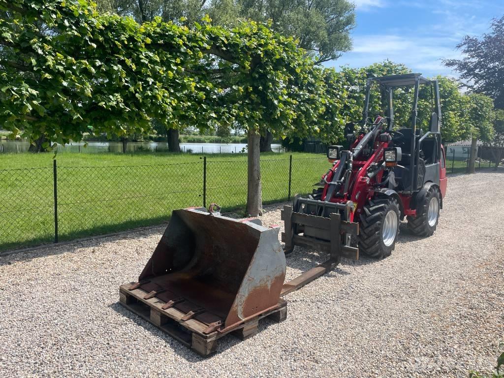 Weidemann 1260 Gumikerekes homlokrakodók