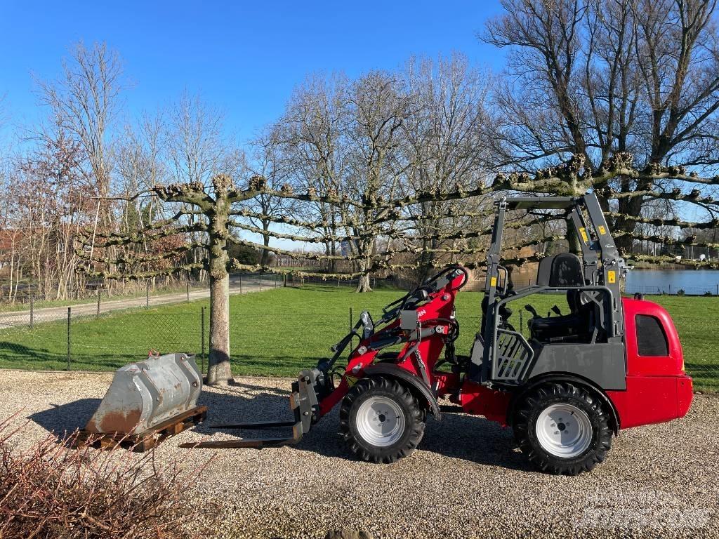 Weidemann 1260 Gumikerekes homlokrakodók