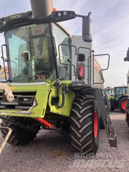 CLAAS TRION 530 Kombájnok