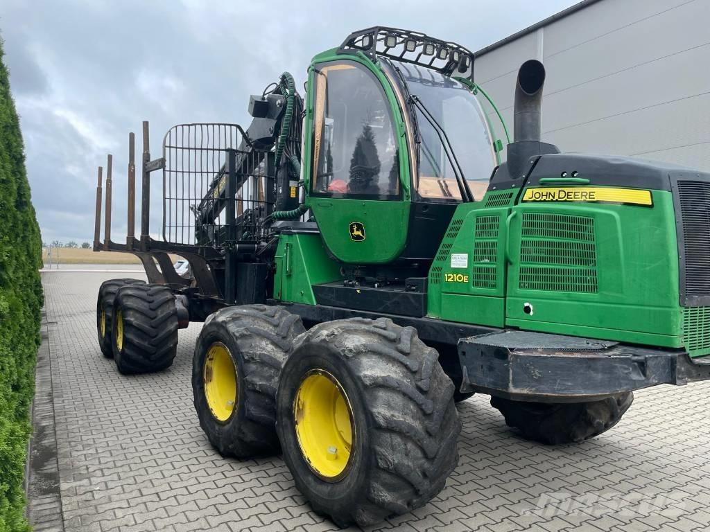John Deere 1210 E Kihordók