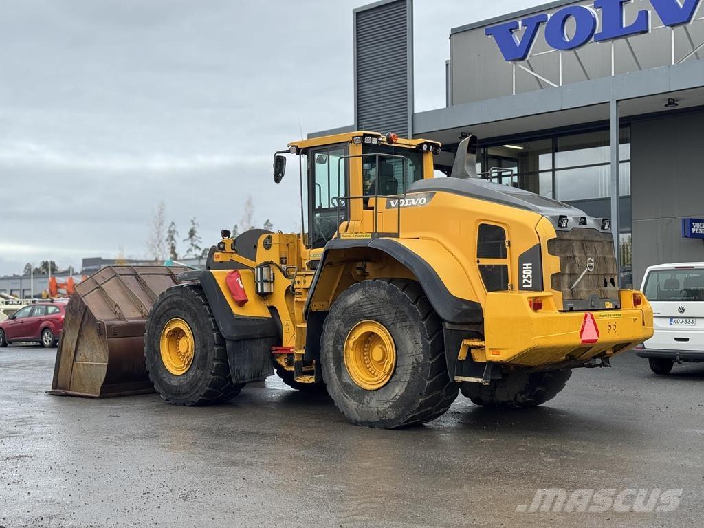 Volvo L250H Gumikerekes homlokrakodók