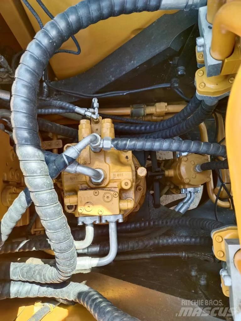 Sany SY 235 Közepes (midi) kotrók 7 t - 12 t