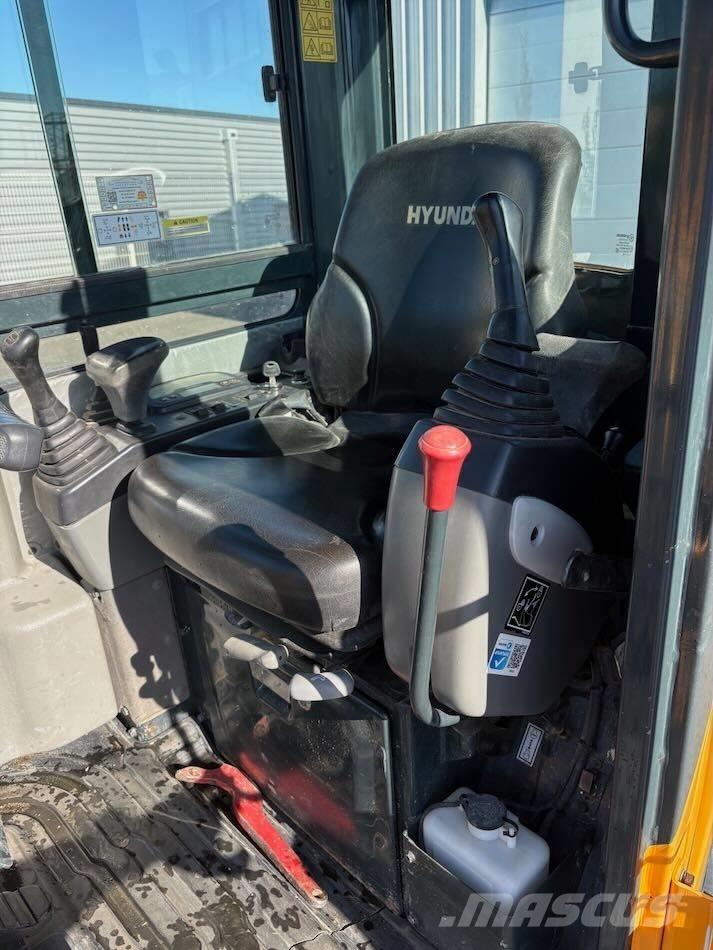 Hyundai R25Z-9 AK Mini kotrók < 7t