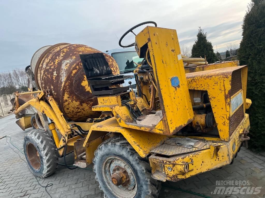 Fiori 4X4 Beton terítőgépek