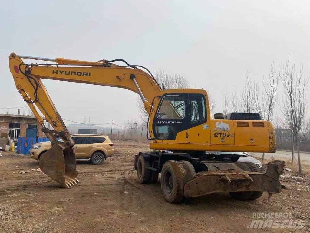 Hyundai R210WD Gumikerekes kotrók