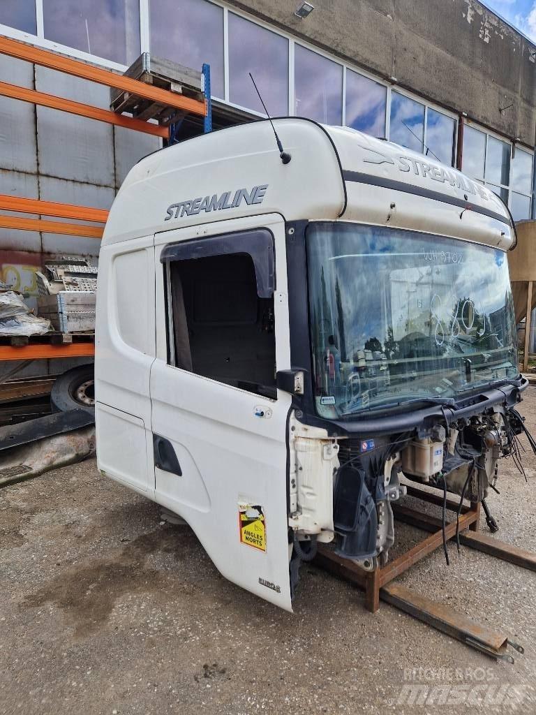 Scania CR19-2301689 Vezetőfülke és belső tartozékok