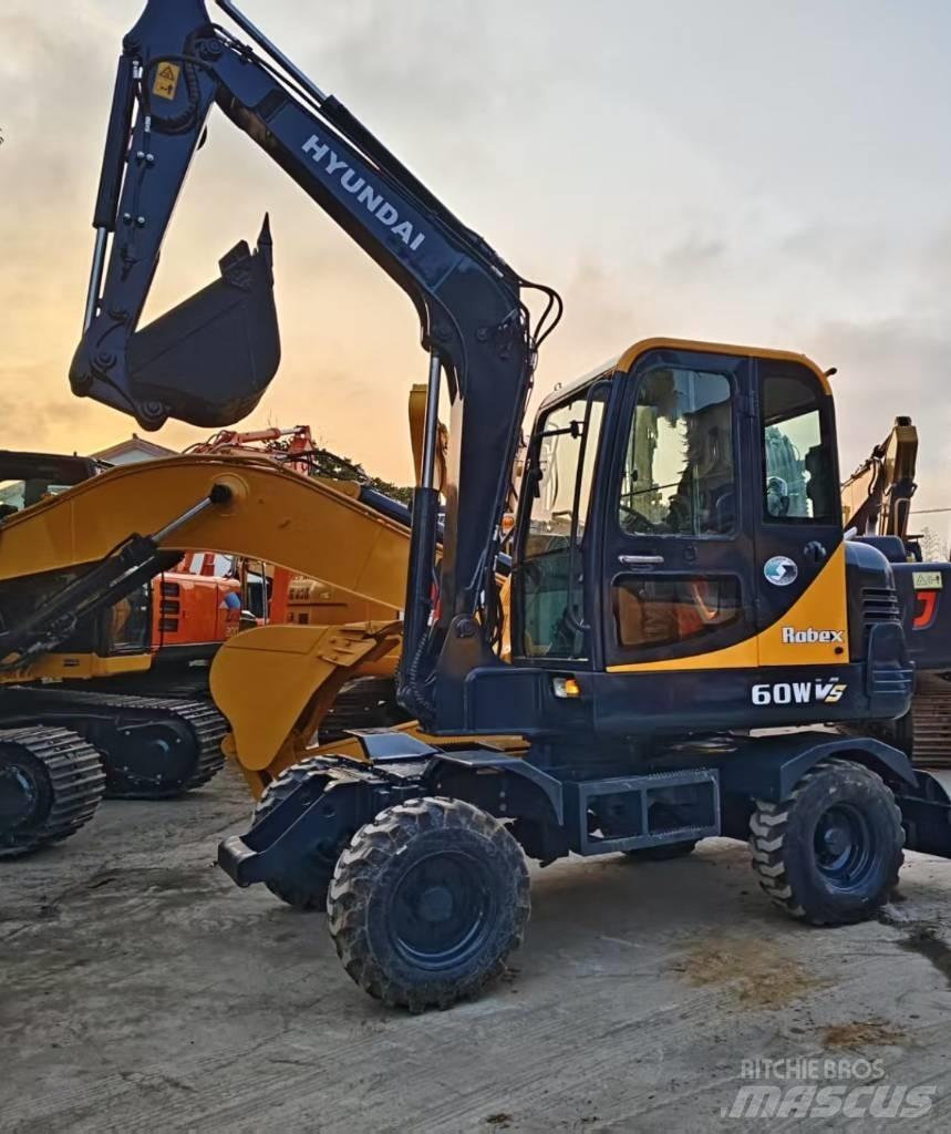 Hyundai 60 W Gumikerekes kotrók