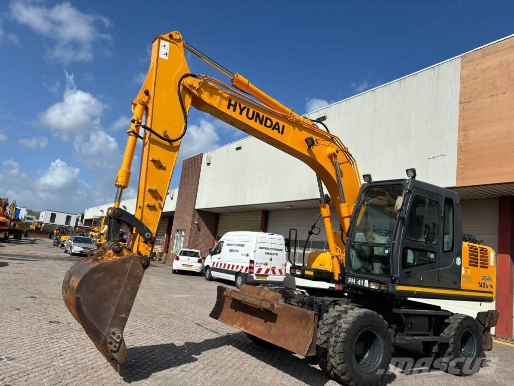 Hyundai 140W-7A Gumikerekes kotrók