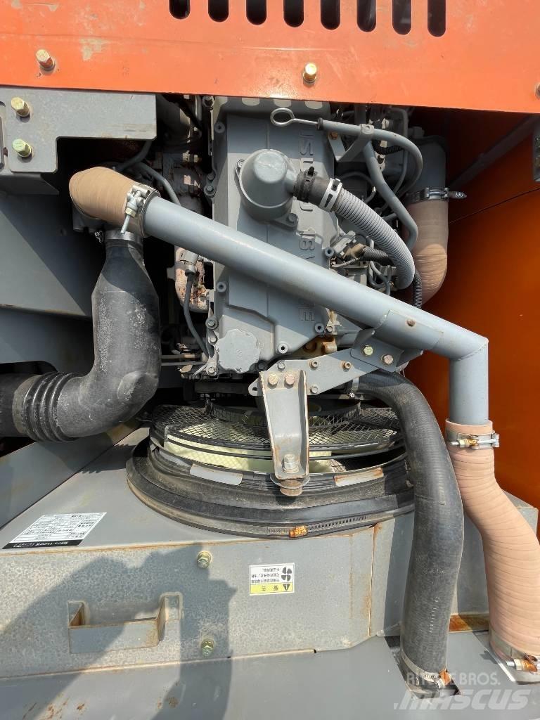 Hitachi ZX 200 Lánctalpas kotrók