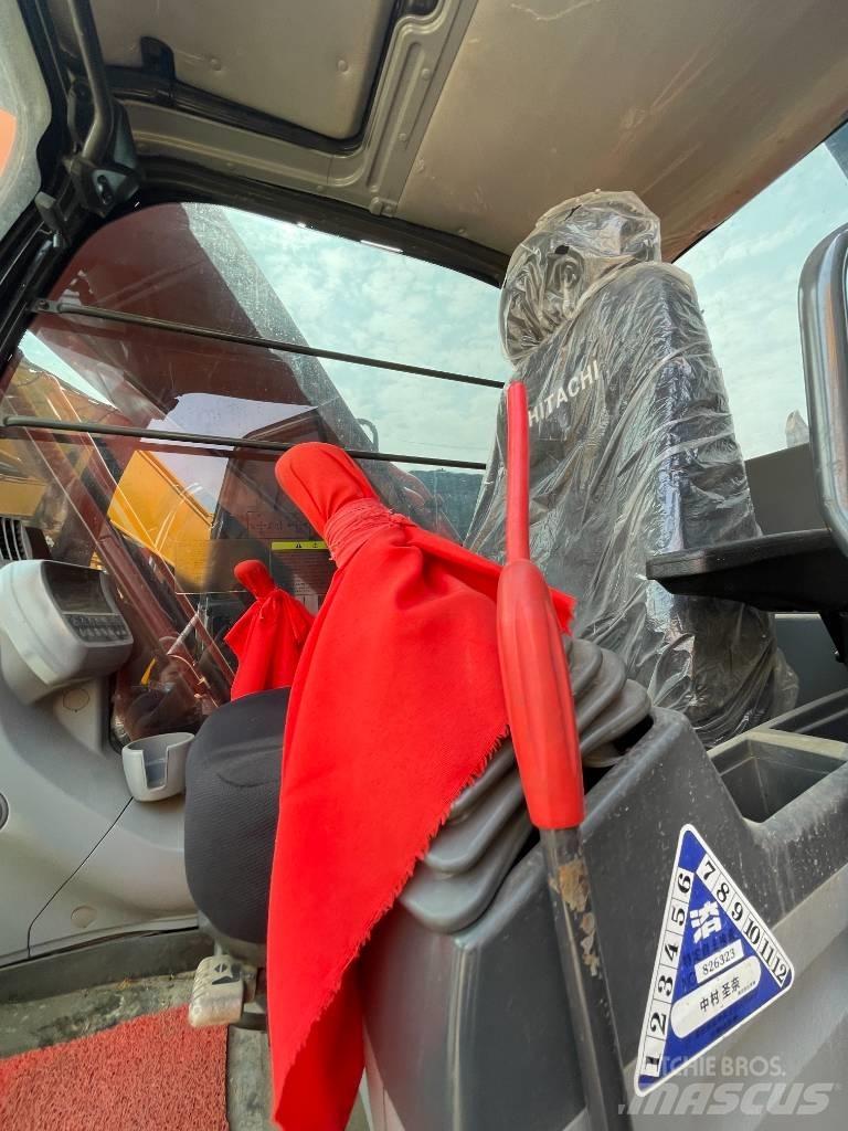 Hitachi ZX 200 Lánctalpas kotrók