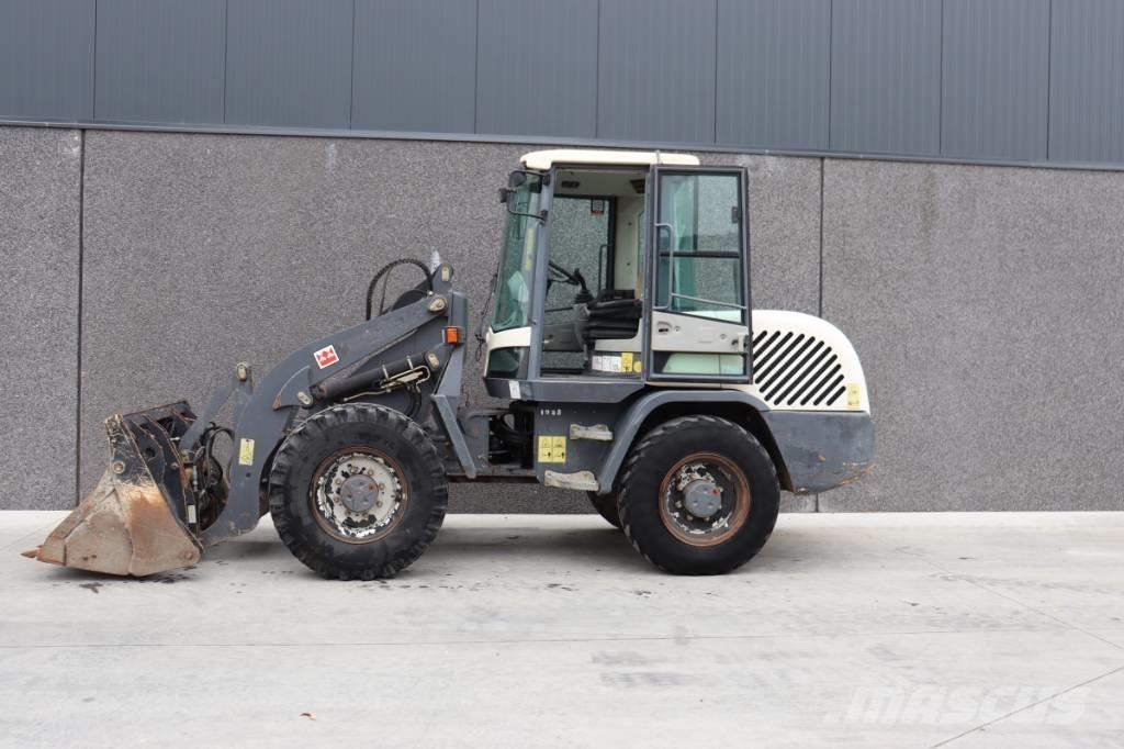 Terex TL 70 Gumikerekes homlokrakodók