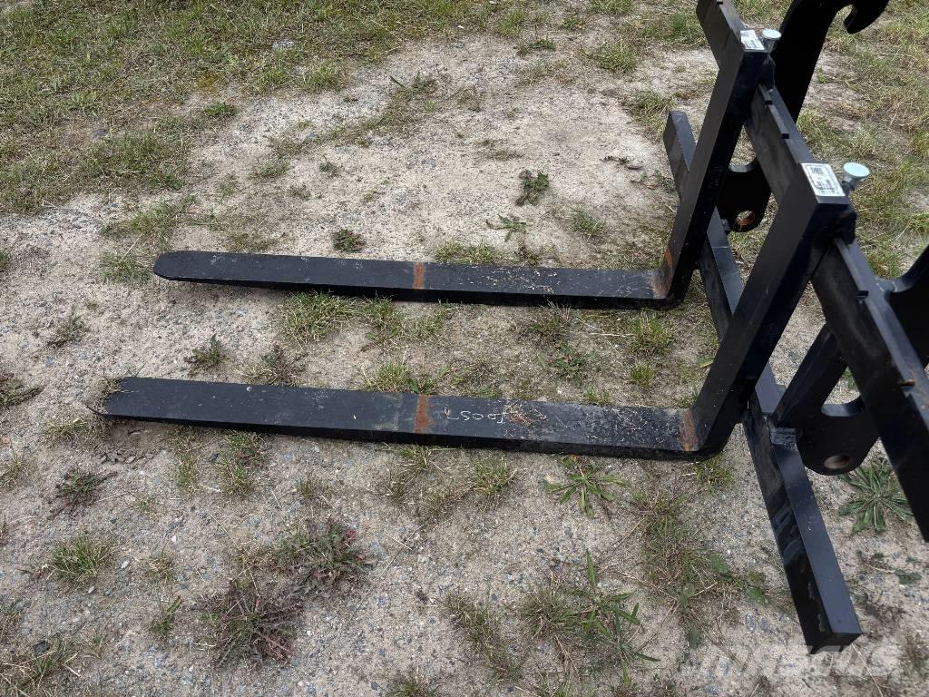 JCB 406 / 407 Villák