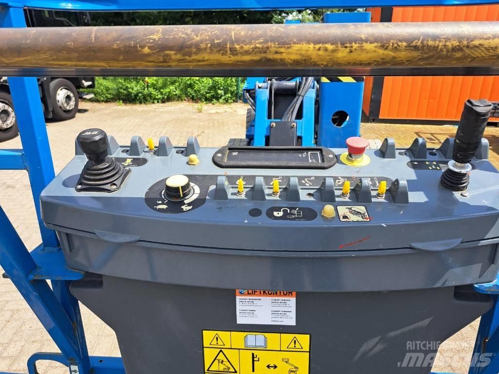 JLG E 450 AJ Karos emelők