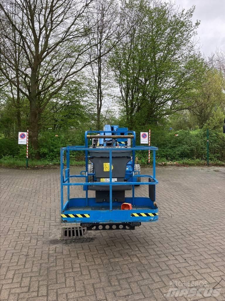 JLG E 450 AJ Karos emelők