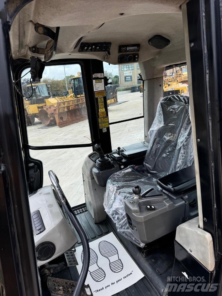CAT 953D Lánctalpas homlokrakodók