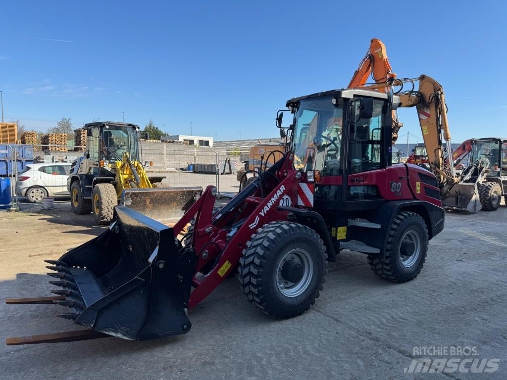 Yanmar V80 (02006) Gumikerekes homlokrakodók