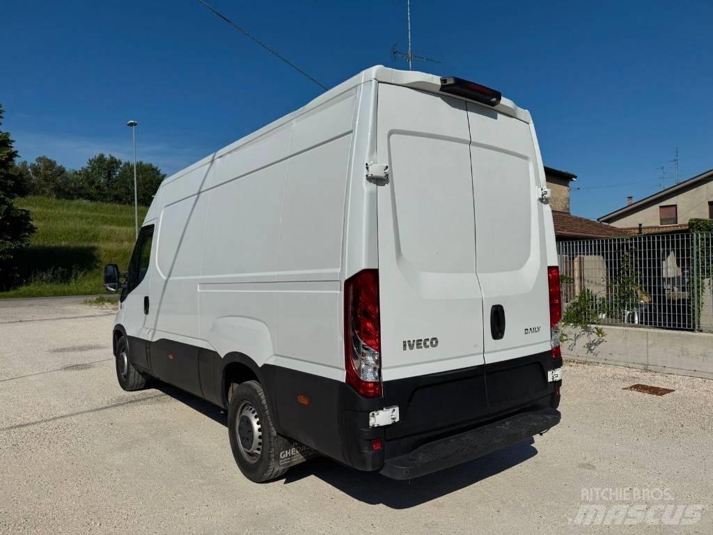 Iveco Daily 35s14 Transporterek