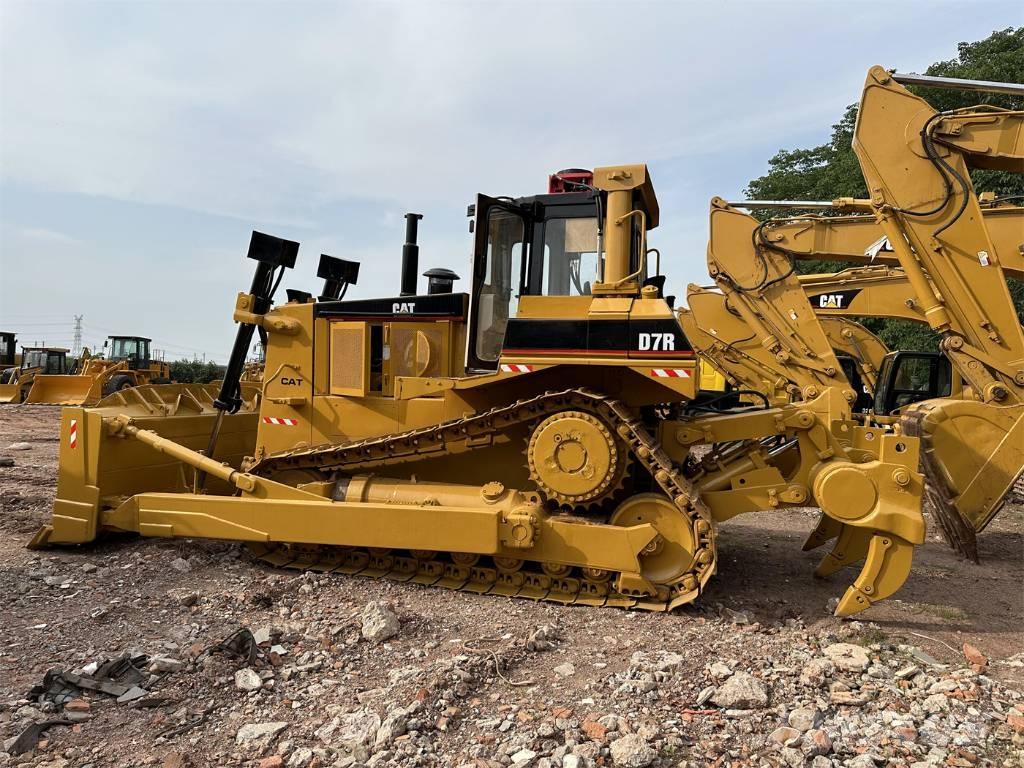 CAT D 7 R lánctalpas dózerek