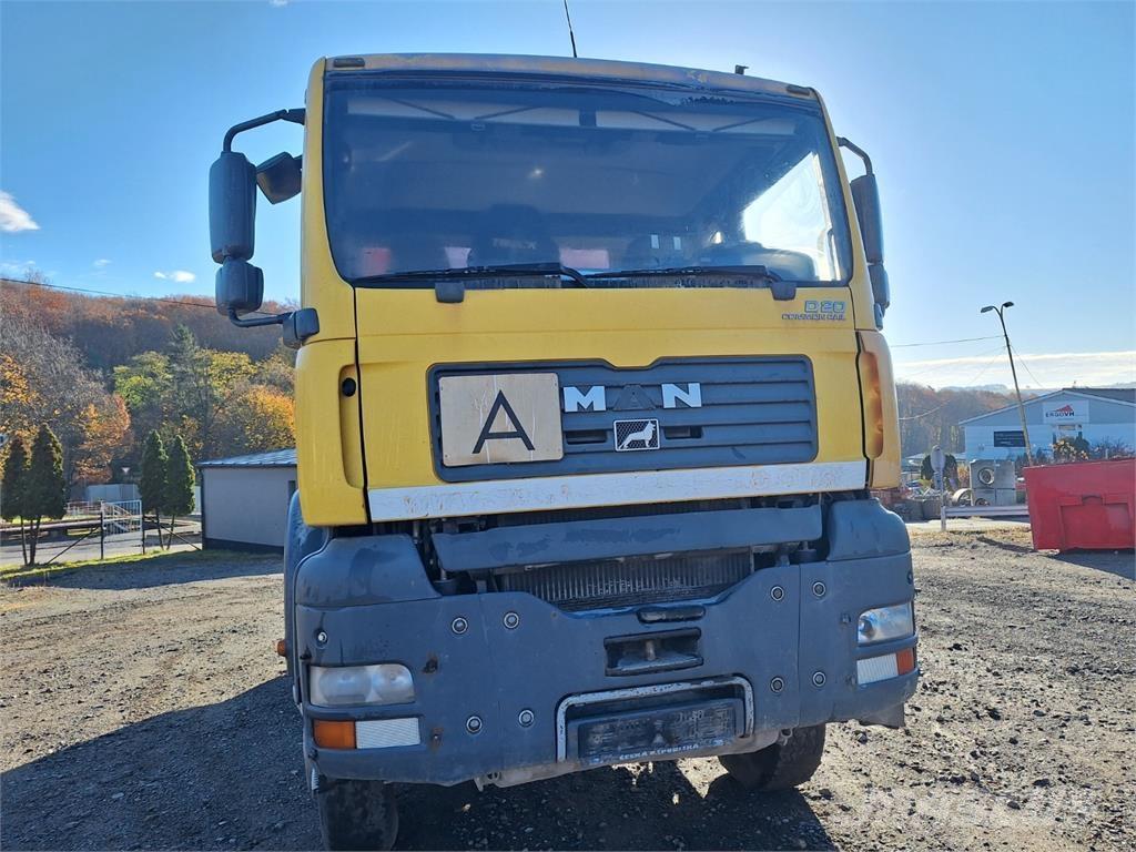 MAN TGA 33.430 6X6 Billenő teherautók