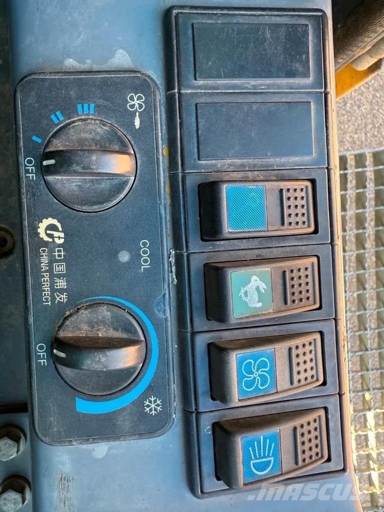 Yuchai YC 60-7 Lánctalpas kotrók