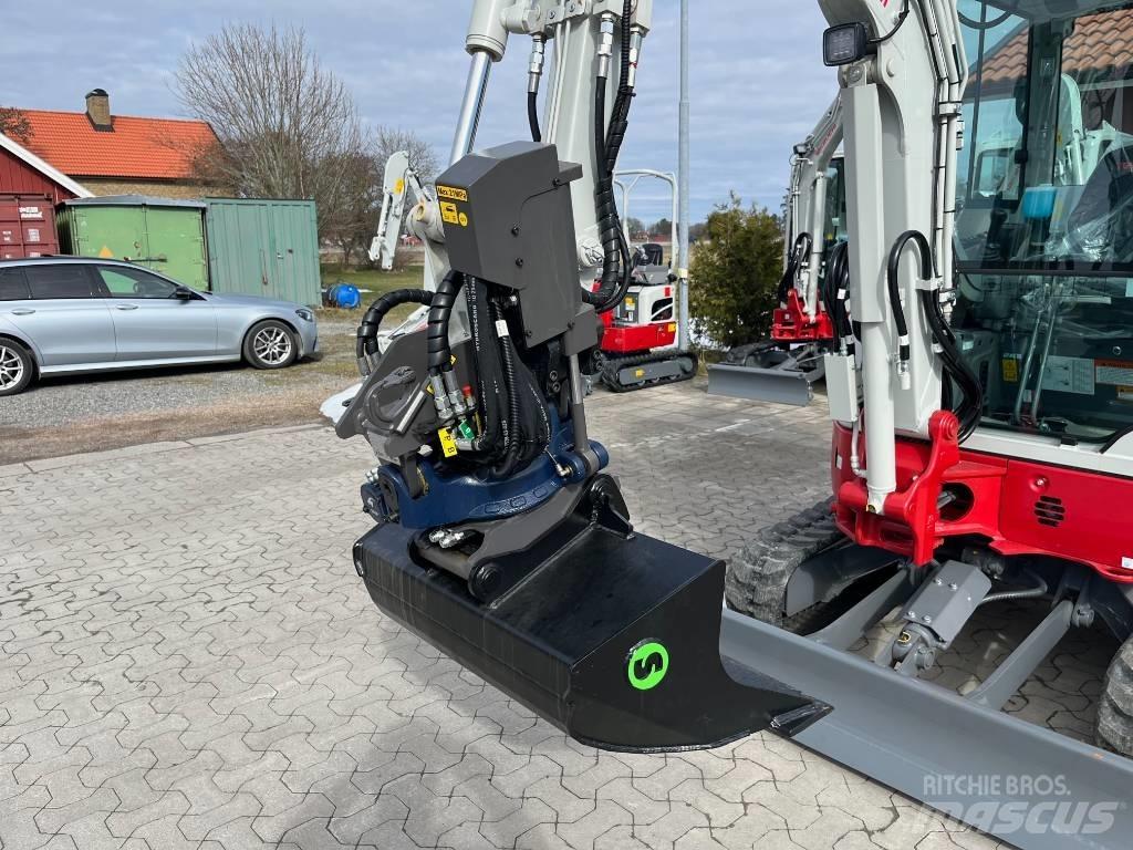 Takeuchi TB325R Mini kotrók < 7t