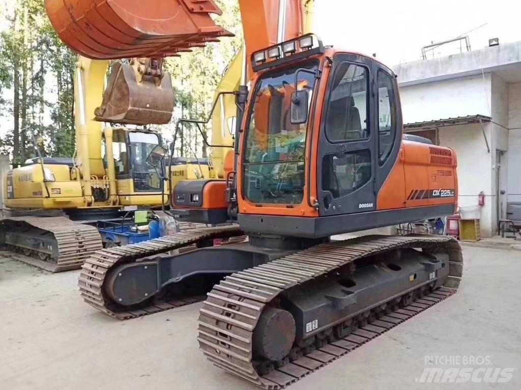 Doosan DX 225 LC Lánctalpas kotrók
