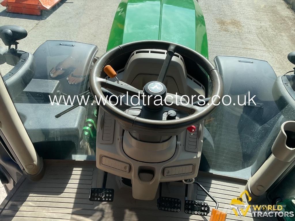 John Deere 6215 R Traktorok