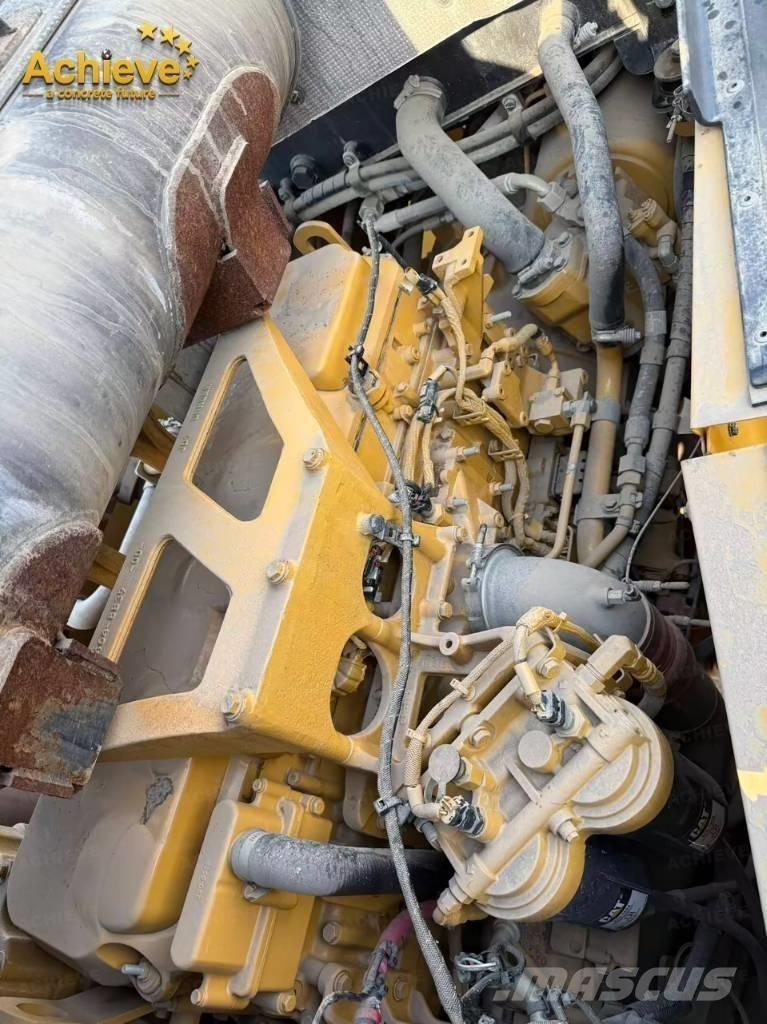 CAT 982 Gumikerekes homlokrakodók