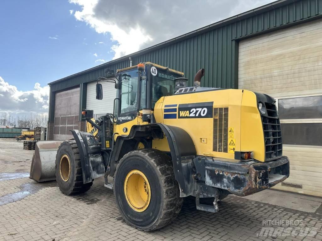 Komatsu WA270 8 Gumikerekes homlokrakodók