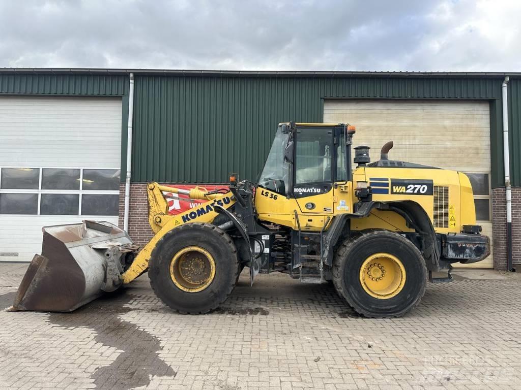 Komatsu WA270 8 Gumikerekes homlokrakodók