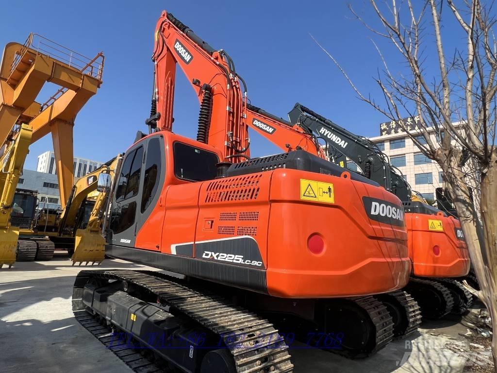 Doosan DX225 Lánctalpas kotrók