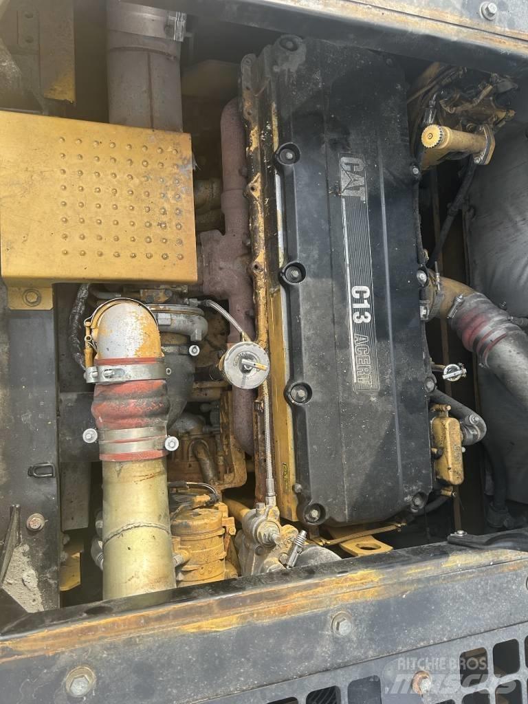 CAT 345 C L Lánctalpas kotrók