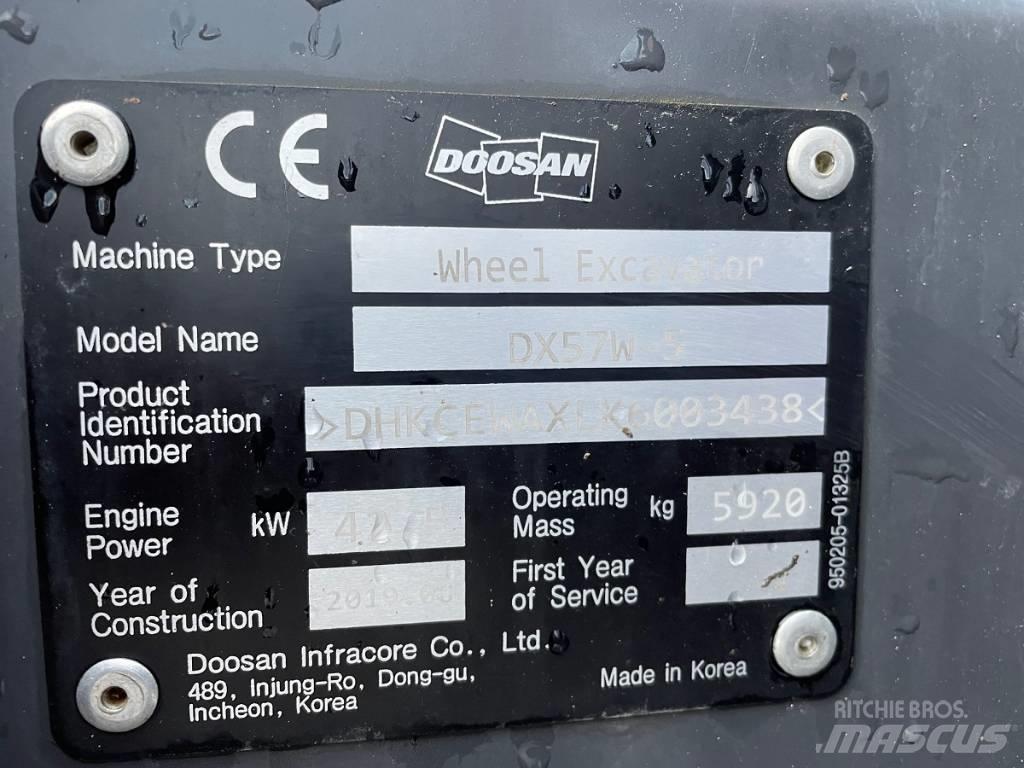 Doosan DX 57 W-5 Gumikerekes kotrók