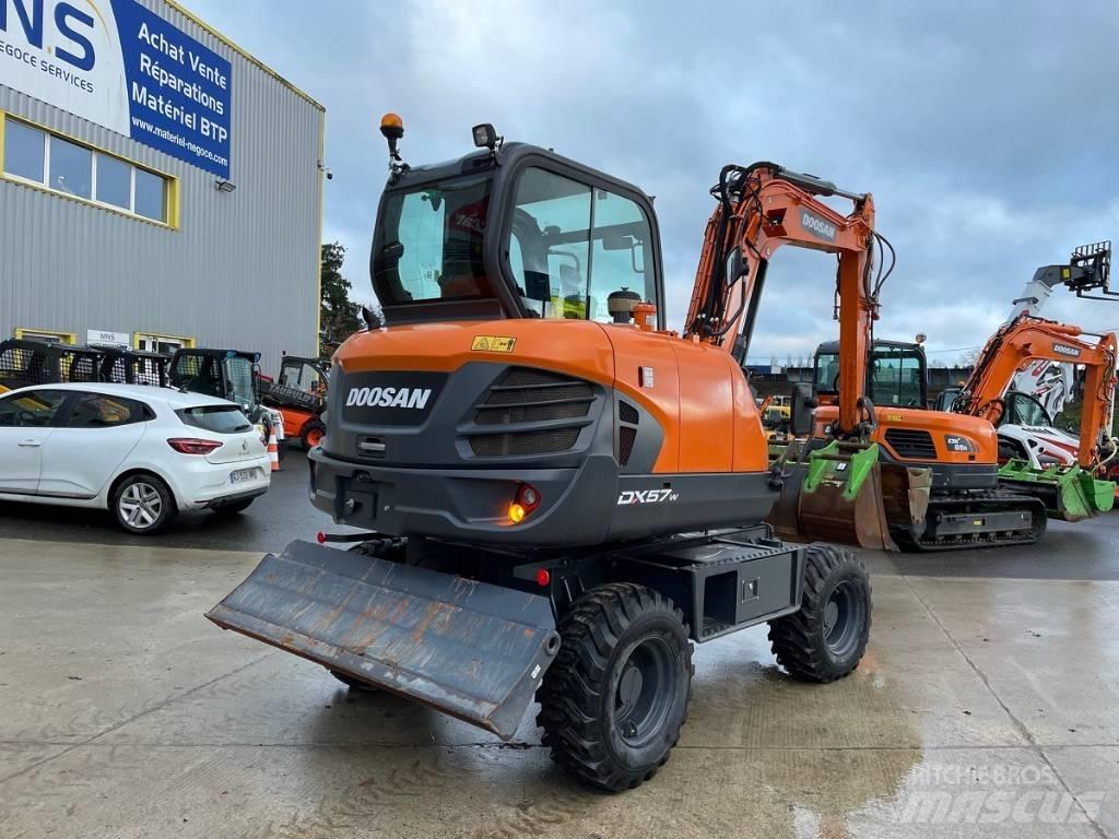 Doosan DX 57 W-5 Gumikerekes kotrók