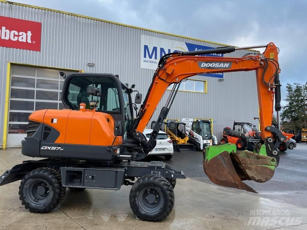 Doosan DX 57 W-5 Gumikerekes kotrók