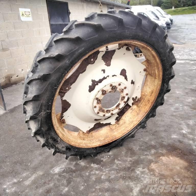 Taurus 9.5R44 Gumiabroncsok, kerekek és felnik