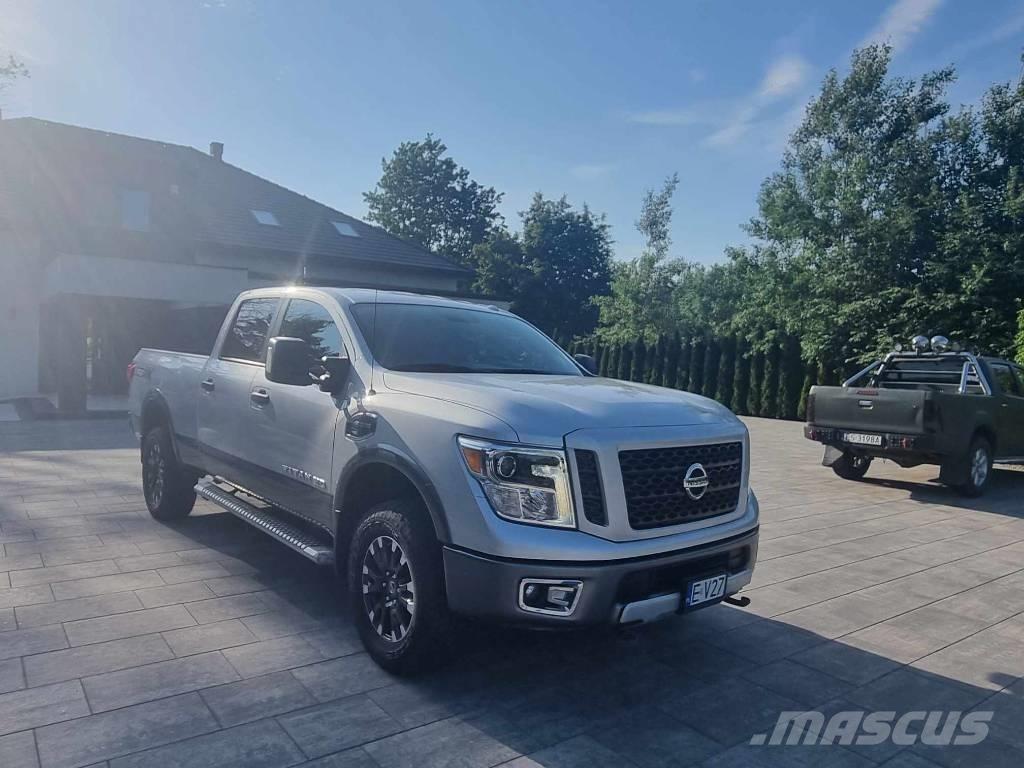 Nissan TITAN XD PRO Kis teherszállító/Platós kocsi