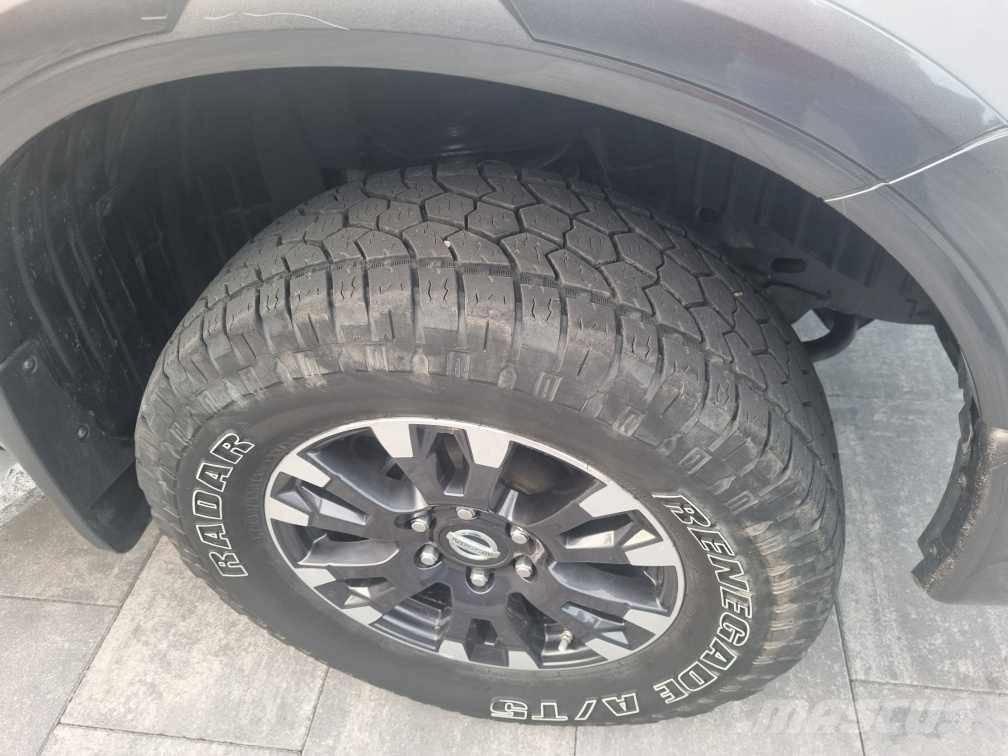 Nissan TITAN XD PRO Kis teherszállító/Platós kocsi